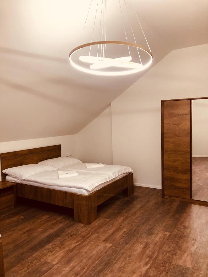 A Restaurace V Zatisi Apartment Horni Lhota (Ostrava)
